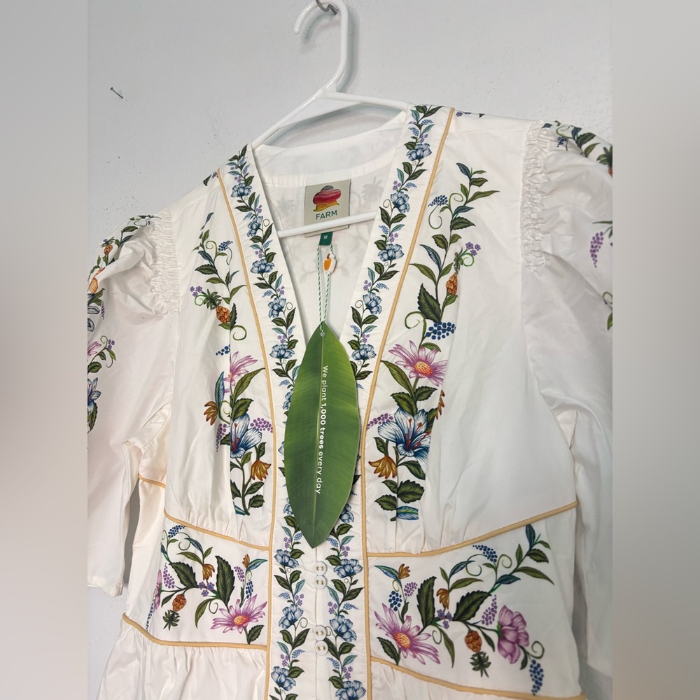 Farm Rio NWT SWEET BLOOM DREAMSCAPE OFF WHITE MINI DRESS SZ MEDIUM - Picture 2 of 11
